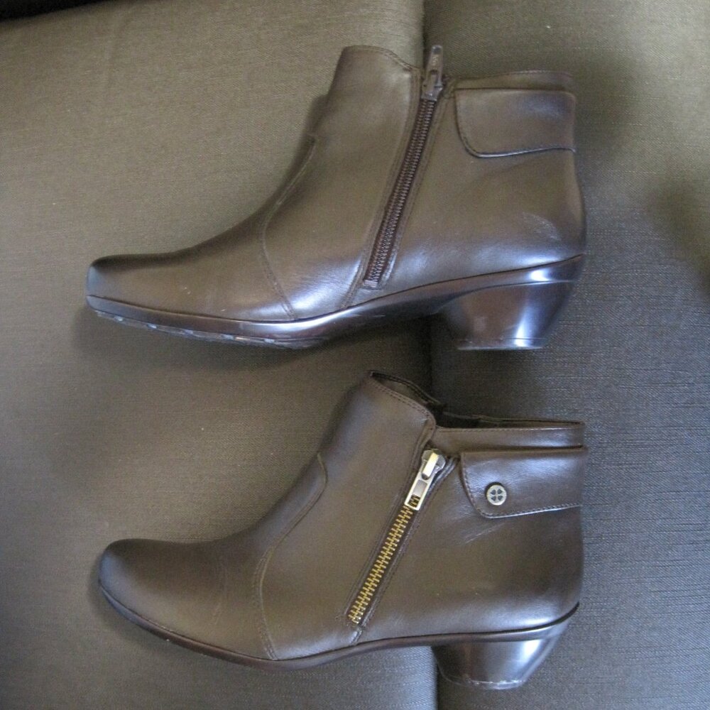 NATURALIZER Haley Ankle Bootie sz 7.5 women's - Picture 2 of 16
